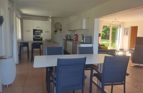 Biganos Villa | Villa in a quiet area on the edge of a forest, rated 4*.