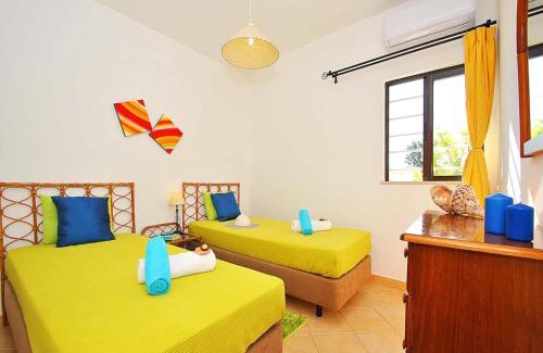 Areias de Sao Joao Villa | Villa in Albufeira near Praia da Oura Beach