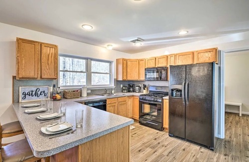 Pocono Lake Villa | Villa in Arrowhead Pocono Resort community Walking to the Lake .