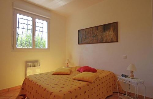 Bagnols-en-Foret Villa | Villa in Bagnols near Sea with Pool