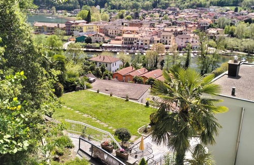 Caslano Villa | Villa in Caslano Ticino Private house with pool, 150 m from Lake Lugano.