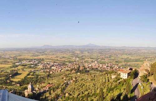 Cortona Villa | Villa in Cortona with Panoramic Pool Views