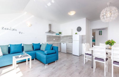 Dramalj Villa | Villa in Dramalj near Beach with Pool