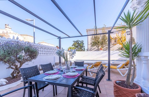 Empuriabrava Villa | Villa in Empuriabrava with Private Pool