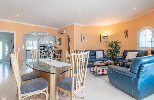 Empuriabrava Villa | Villa in Empuriabrava with Private Pool & Mooring