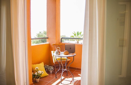 Puerto de la Duquesa House | Villa in first line, garden, barbecue, ideal for families.