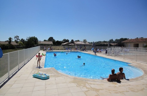 Les Forges Villa | Villa in France with Garden & Barbecue