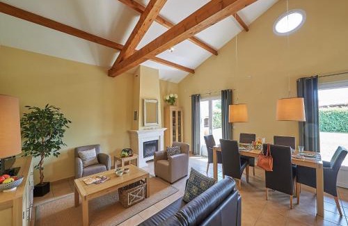 Les Forges Villa | Villa in France with Garden & Barbecue