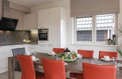 Idskenhuizen House | Villa in Friesland with Sauna by Water