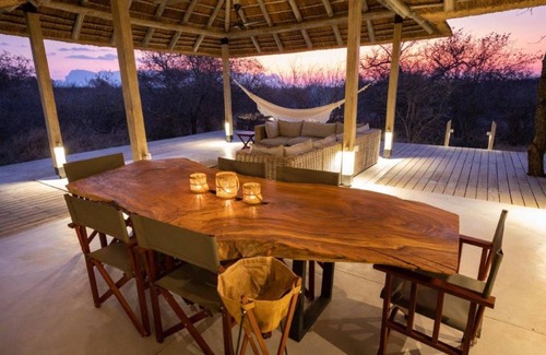 Hoedspruit House | Villa in Hoedspruit with a Jacuzzi