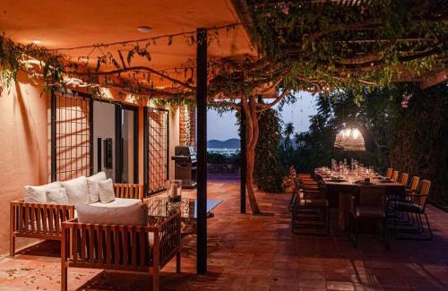 Sant Josep de sa Talaia Villa | Villa in Ibiza with Infinity Pool & Sea Views