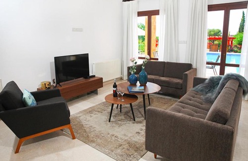 Aphrodite Hills Villa | Villa in Kouklia Sleeps 6 includes Swimming pool and Air Con 9
