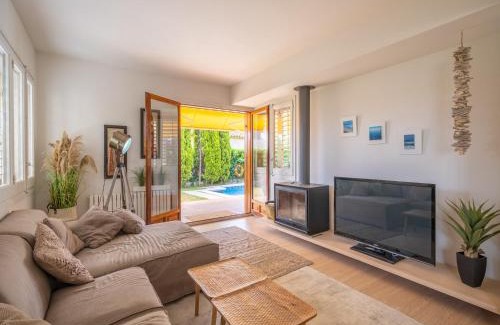 L'Escala Villa | Villa in L Escala with Private Pool & Beaches