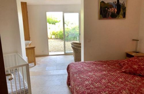 La Croix-Valmer Villa | Villa in La Croix-Valmer with Sea Views