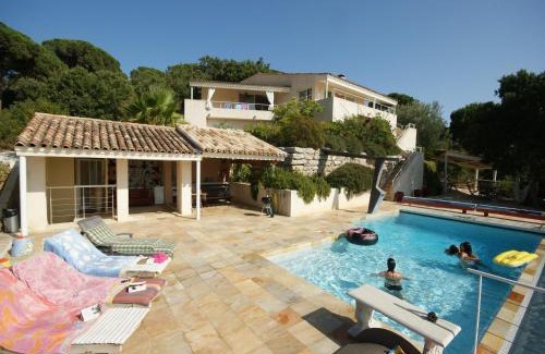 La Croix-Valmer Villa | Villa in La Croix-Valmer with Sea Views