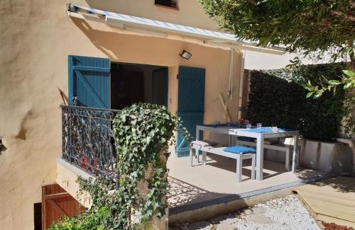 Meounes-les-Montrieux House | Villa in Méounes near Bandol Beach