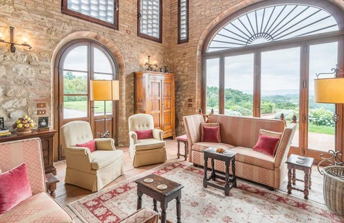 Peccioli House | Villa in Montelopio,Aircon,Pool,built on the ruin of a former medieval fortress