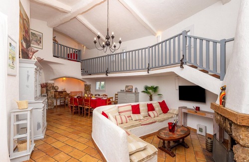 Mouans-Sartoux Villa | Villa in Mouans-Sartoux with Pool & Beach