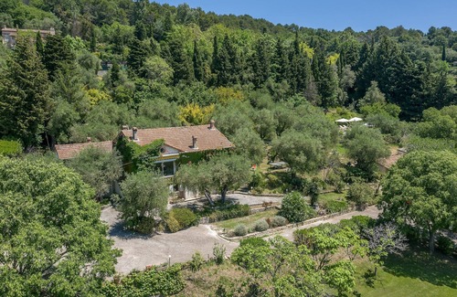 Mouans-Sartoux House | Villa in Mouans Sartoux town center on 30000m2 park
