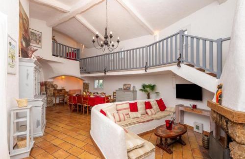 Mouans-Sartoux Villa | Villa in Mouans-Sartoux with Pool & Beach