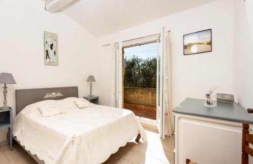 Mouans-Sartoux Villa | Villa in Mouans-Sartoux with Pool & Beach