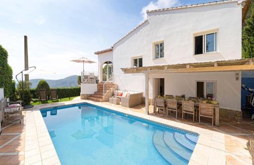 Oliva Villa | Villa in Oliva near Platja d'Oliva Beach, cleaning included