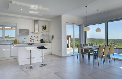 Peroj Villa | Villa in Peroj with Pool near Barbariga Beach