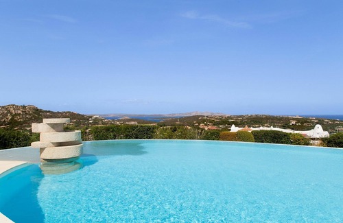 Porto Cervo Villa | Villa in Porto Cervo with 7 bedrooms sleeps 14