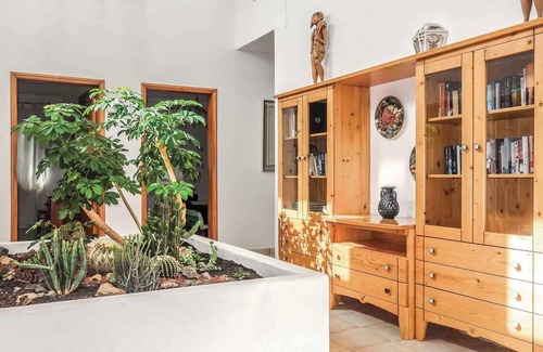 Macher Villa | Villa in prime yet private location w/ pool.