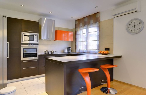 Valdebek House | Villa in Pula with Private Pool & BBQ