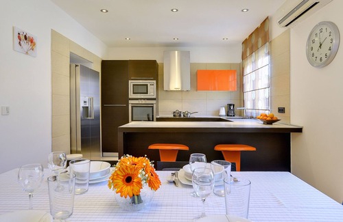 Valdebek House | Villa in Pula with Private Pool & BBQ