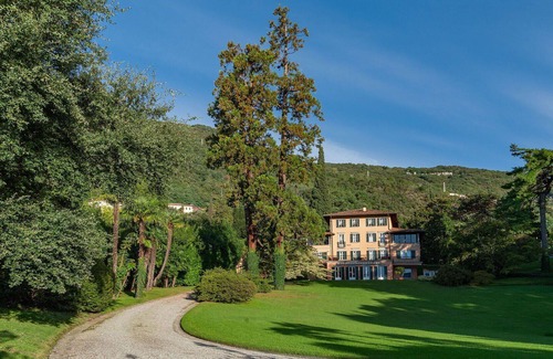 San Siro Villa | Villa in San Siro with 8 bedrooms sleeps 20