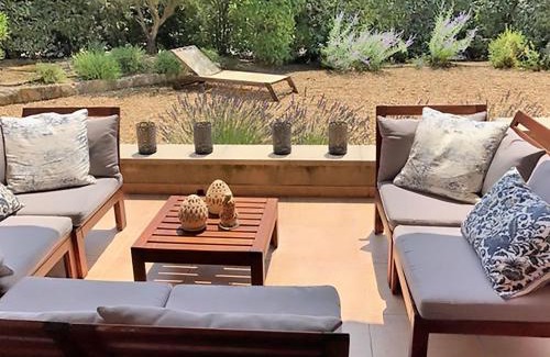 Saumane-de-Vaucluse Villa | Villa in Saumane near Golf Course and Pool