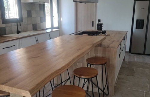 Le Cannet-des-Maures Villa | Villa in the countryside 30 minutes from the beach