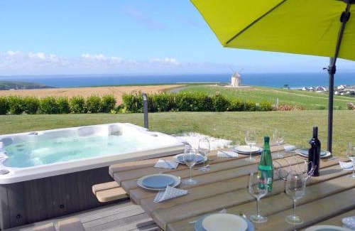 Telgruc-sur-Mer House | Villa in Telgruc-sur-Mer with Sea Views & Jacuzzi