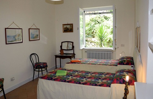 Ischia Porto Apartment | villa in the green by the sea
