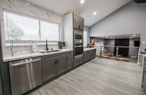 Las Vegas Villa | Villa in the HEART of town. Close and convenient.