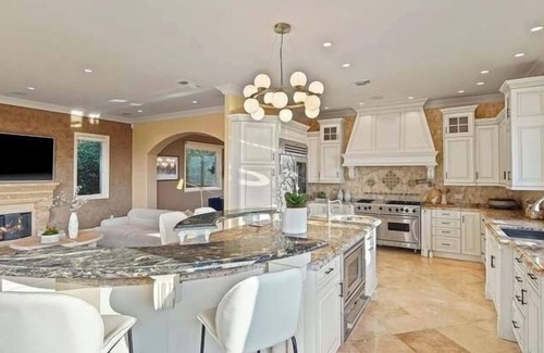 Sherman Oaks Villa | Villa in the hills near Universal Studios