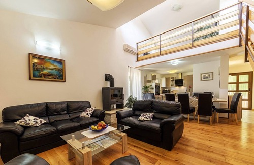 Vodnjan Villa | Villa in Vodnjan, heated pool and rooftop terrace,large garden,11 people,WiFI,BBQ