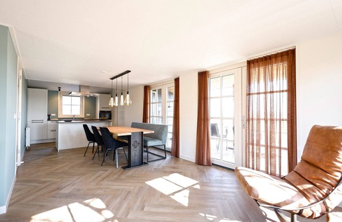 Hippolytushoef Villa | Villa in Wieringer Park with Garden