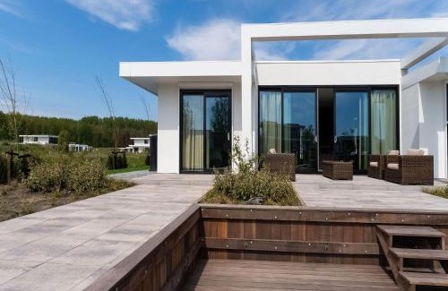 Zeewolde Villa | Villa in Zeewolde by Veluwemeer Beach, cleaning included