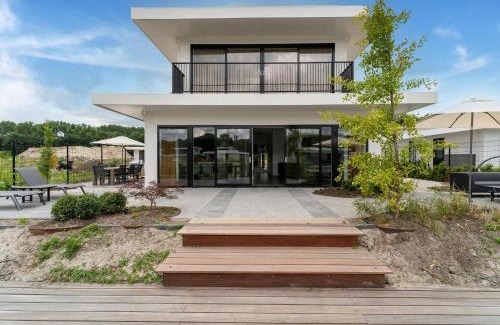 Zeewolde Villa | Villa in Zeewolde near Flevostrand Beach, cleaning included