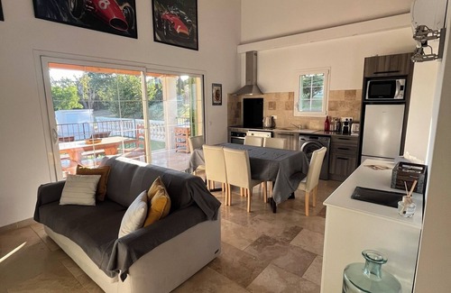Antibes Villa | Villa indépendante à proximité du parc de Vaugrenier et des plages.