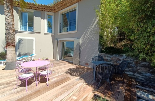Le Rayol House | Villa Indépendante 4 Personnes Vue mer Panoramique, Terrasse et Jardin