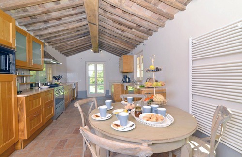 San Casciano dei Bagni Villa | Villa /Independent home in Siena with 5 bedrooms sleeps 10
