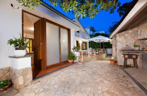 Sant'Agata sui Due Golfi Villa | Villa Indipendente Panoramica, terrazze e giardino