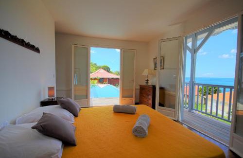 Les Anses-d'Arlets Villa | Villa infiniti swimming pool MQAA08