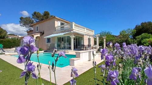 Boulouris-sur-Mer Villa | Villa Iris, climatisée avec 4 chambres et piscine à Boulouris sur Mer