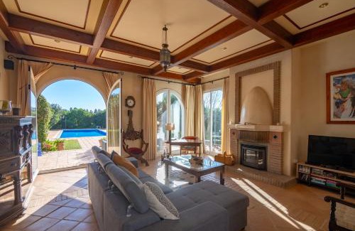 Benalup-Casas Vieja House | Villa Iris
