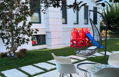 Mjull-Bathore Villa | Villa Is